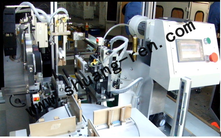 軟包(bāo)電池自動貼膜(mó)機